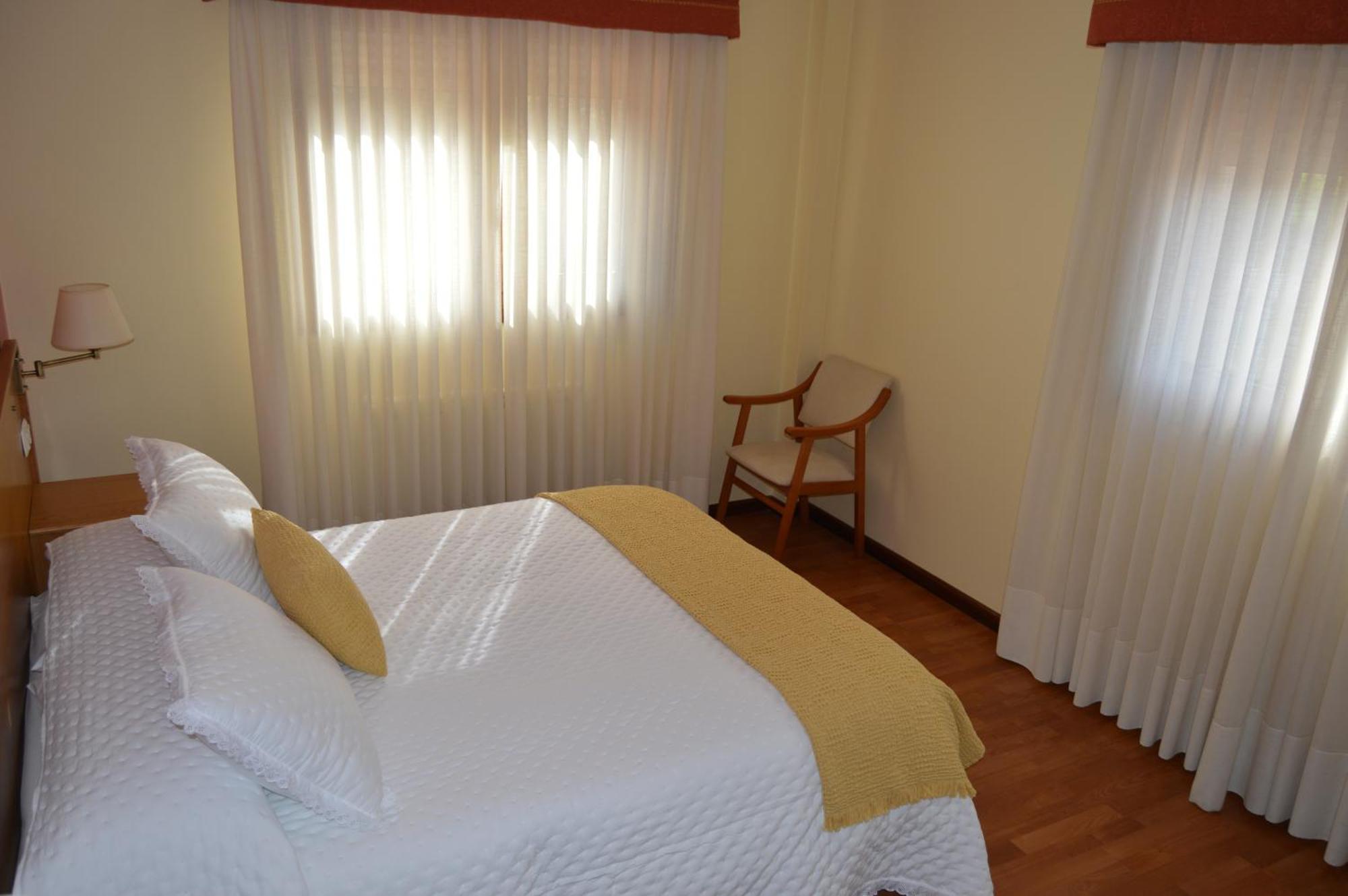 Hotel Restaurante Val Antas de Ulla Extérieur photo